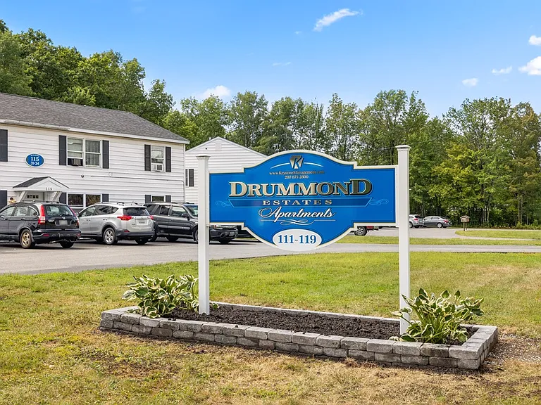 Drummond Estates Apartments — Photo 14