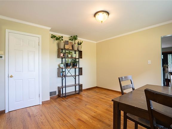 5th image of 231 N Helmer Ave