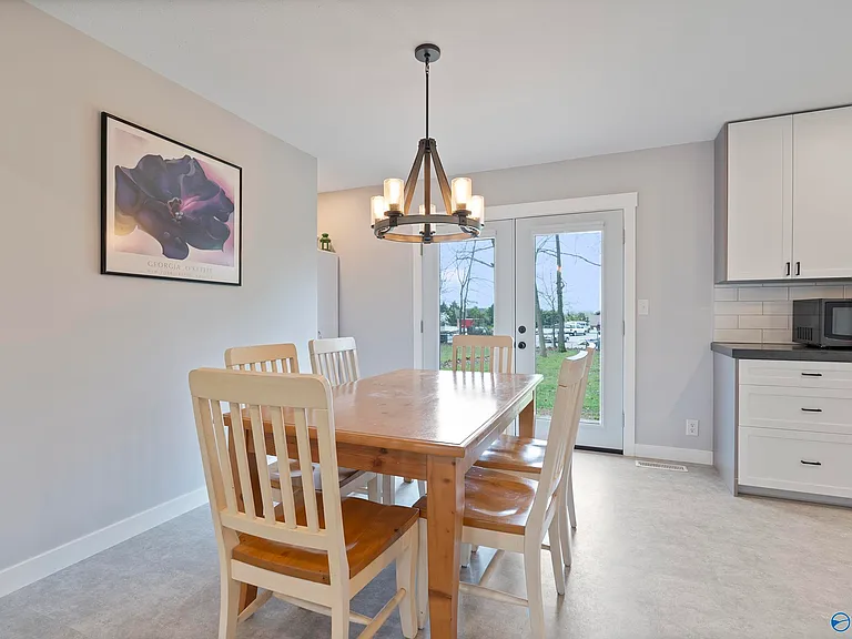 1801 Carson Ln NW — Photo 5