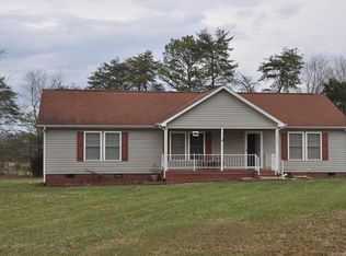 3300 Wrenwood Dr, Newton, NC 28658