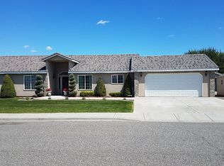 2613 Ficus Dr, West Richland, WA