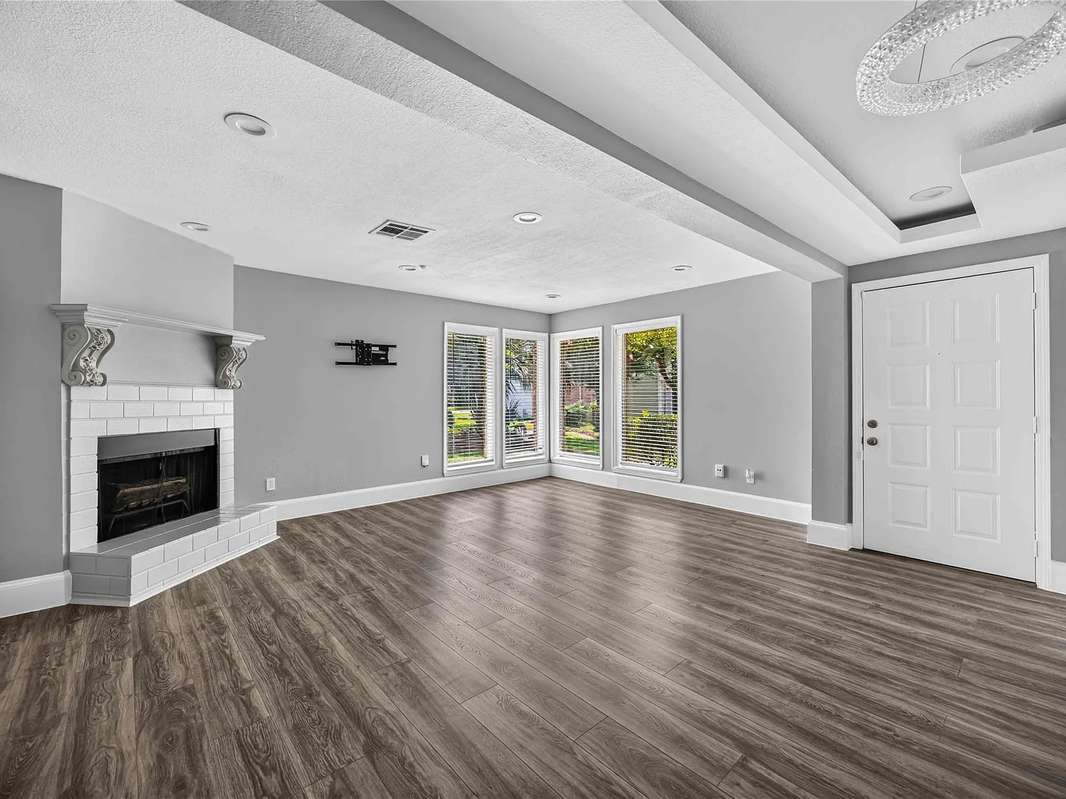 3 bed, 2.5 bath, 1806 sqft, $1,800 — Photo 4