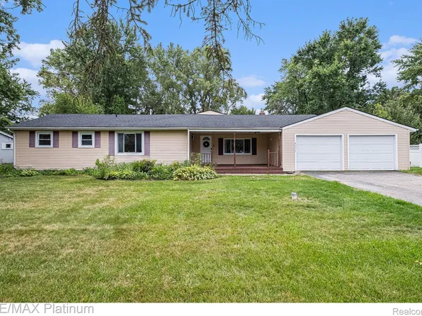 5311 Northway Dr, Swartz Creek, MI 48473
