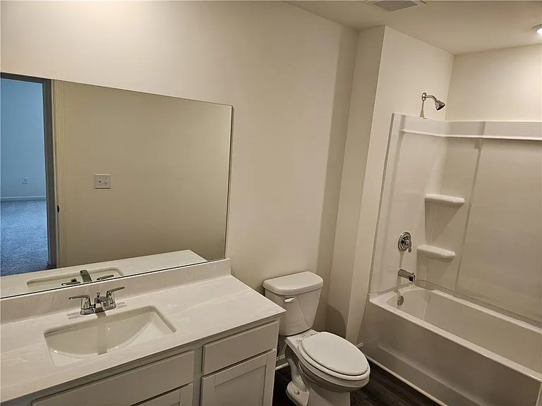 326 Silverton Dr — Photo 23
