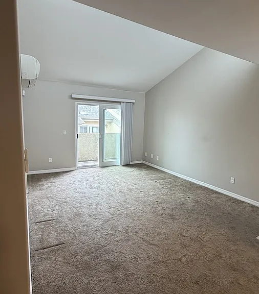 5252 Balboa Arms Dr #242 — Photo 2
