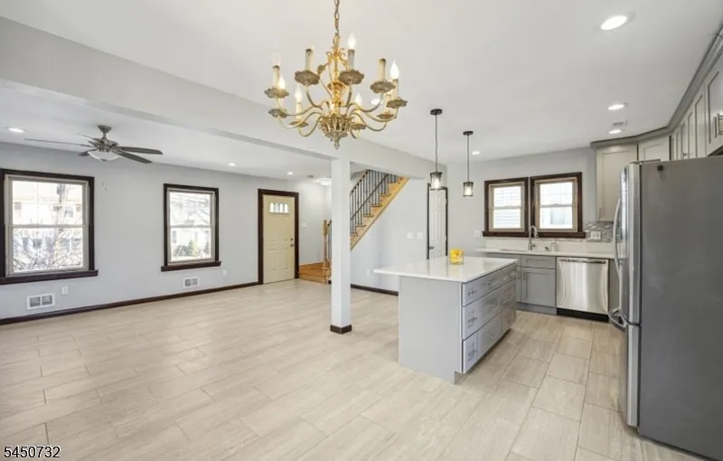 3 bed, 2.0 bath, $3,200 — Photo 4