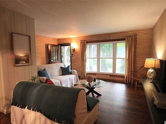 3rd image of 23 Wakefield Ave