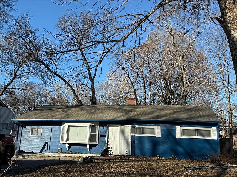 1st image of 6912 E 114th St