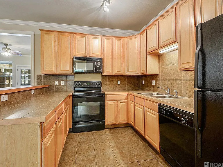 809 Summer Breeze Dr #903 — Photo 8