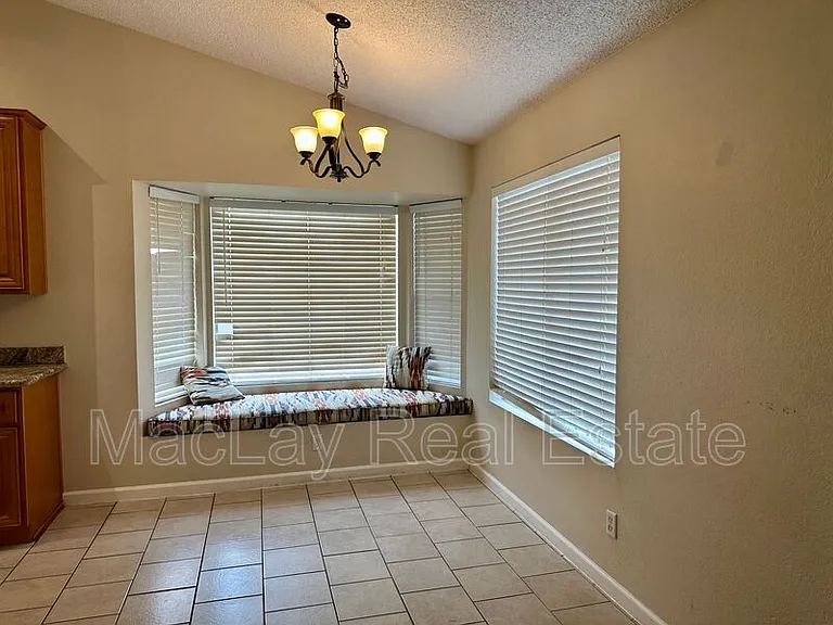 240 S Laveen Dr — Photo 7