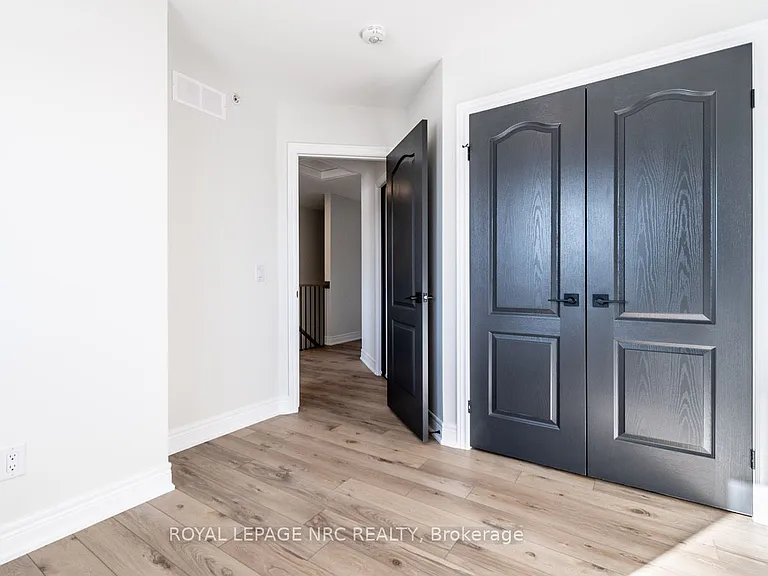 121A Moffatt St #25 — Photo 28