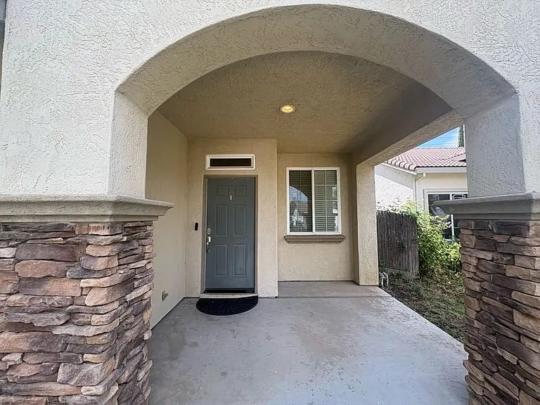 3531 Santiago Ave — Photo 4
