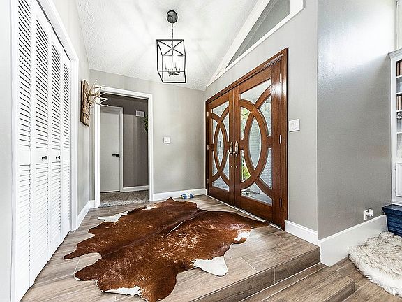 2nd image of 3610 Lonniewood Dr