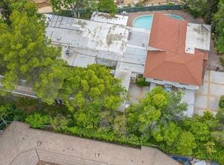 15813 High Knoll Rd, Encino, CA 91436