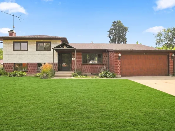 935 Anderson Ter, Des Plaines, IL 60016