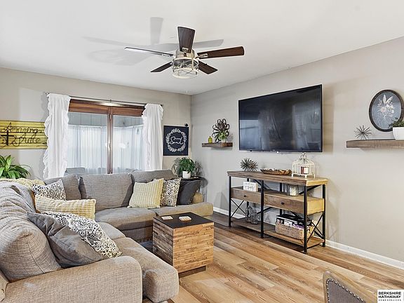 3rd image of 6411 S 75th Avenue Cir