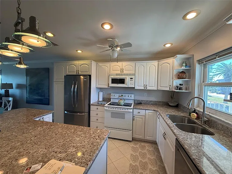 3330 Gulf Of Mexico Dr #202-D — Photo 2