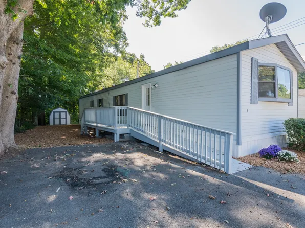 8 Patriot Cir, Plymouth, MA 02360