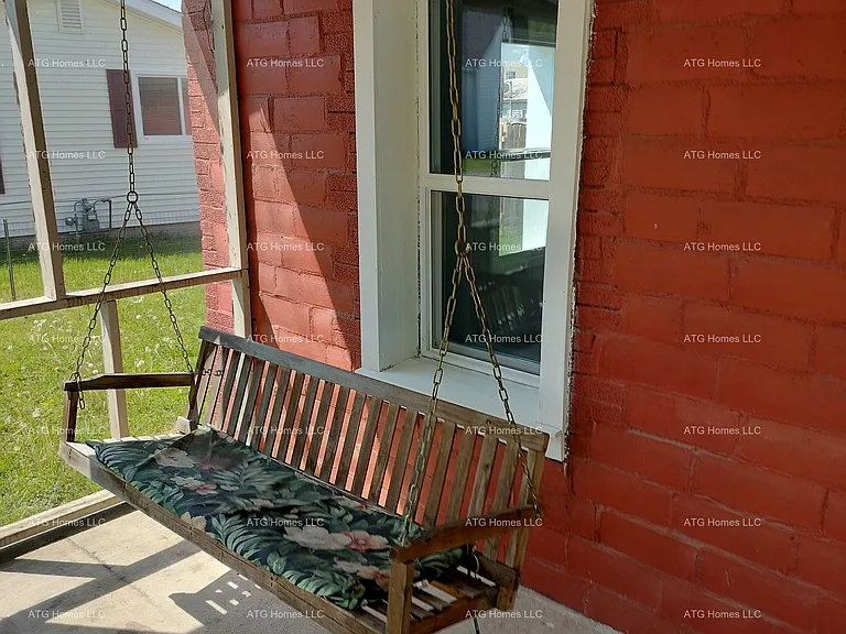 510 Parkway Dr — Photo 1