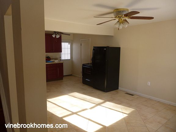 3rd image of 2870 Byrneside Dr