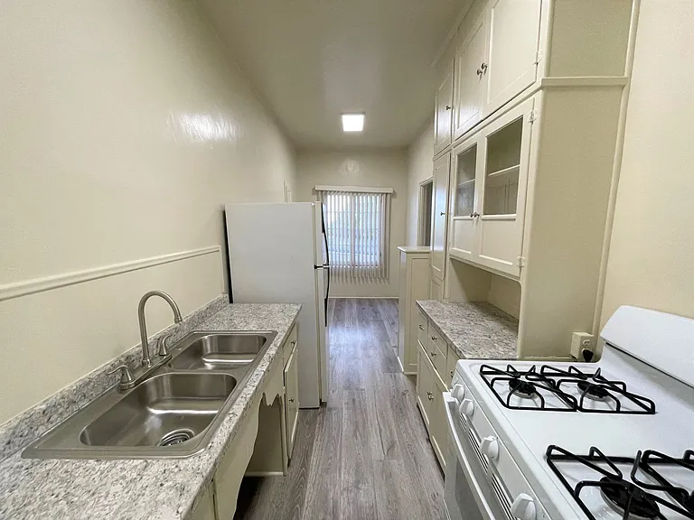 1209main — Photo 24