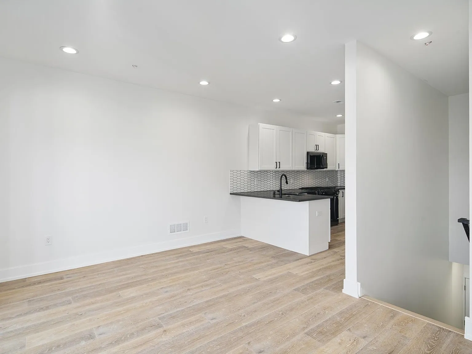3 bed, 1504 sqft, $2,250 — Photo 4
