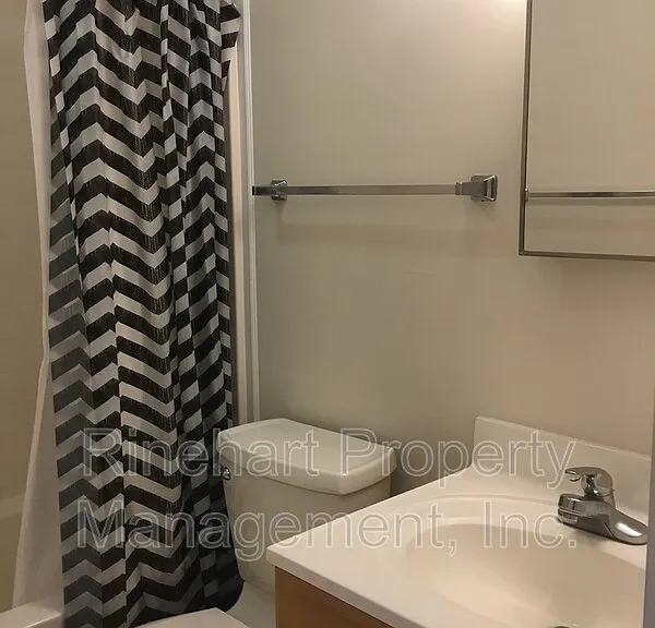 1444 Edgewood Dr — Photo 6