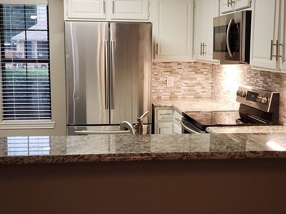 4th image of 2800 London Ct