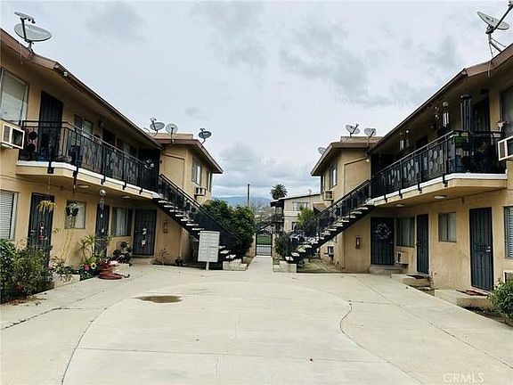 2nd image of 5173 Canoga St APT 5