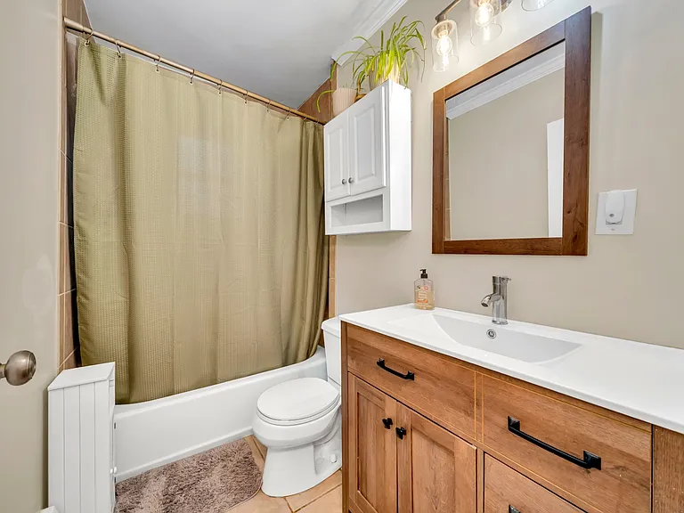 70 Farrwood Ave #7 — Photo 4