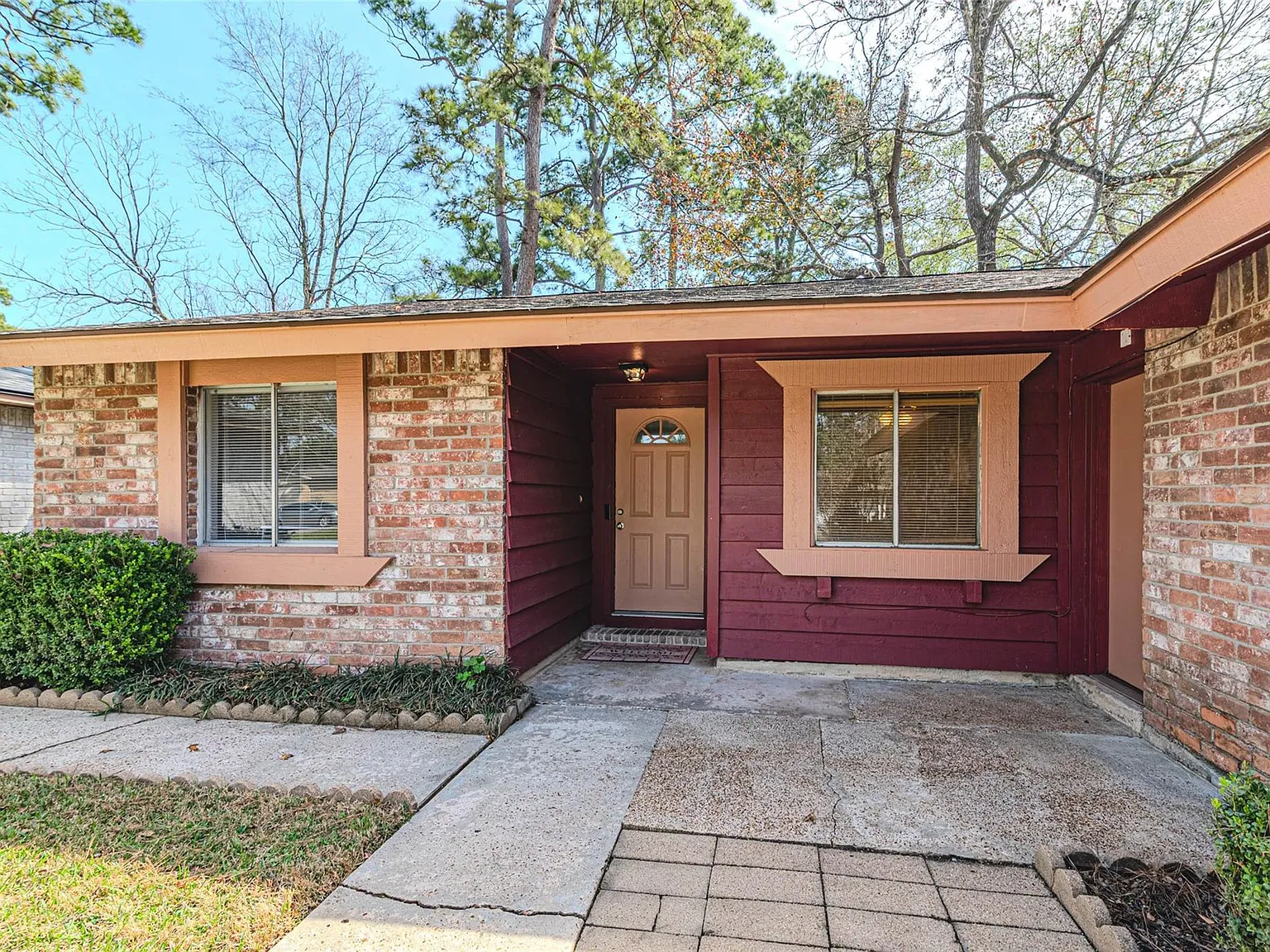 3 bed, 2.0 bath, 1399 sqft, $1,995 — Photo 3
