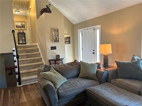 3rd image of 2550 Valley Ridge Dr