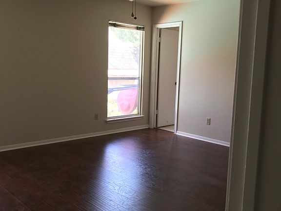3rd image of 3522 Lindenfield Dr