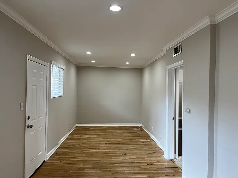 Tuscany Apartments — Photo 16