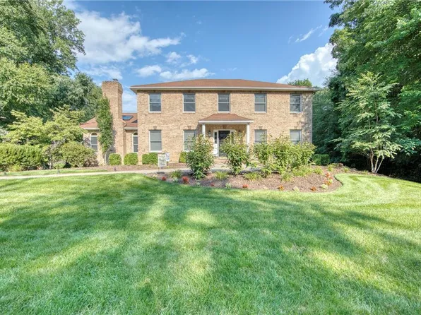 6 Nicole Way, Spring Valley, NY 10977