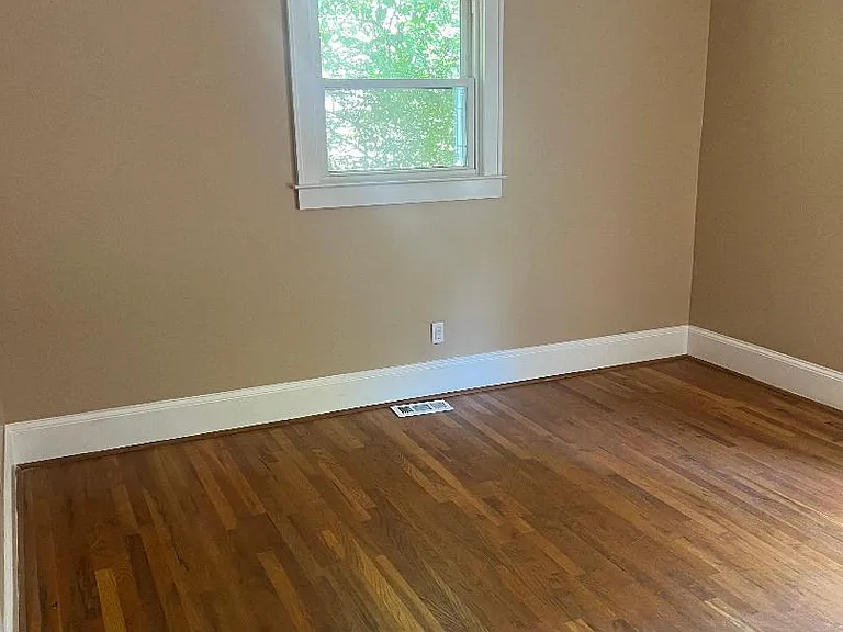 565 Mead St SE — Photo 8
