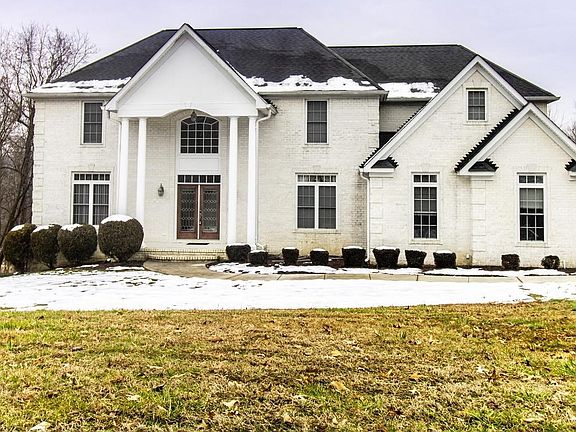 3rd image of 3712 Fairways Ct