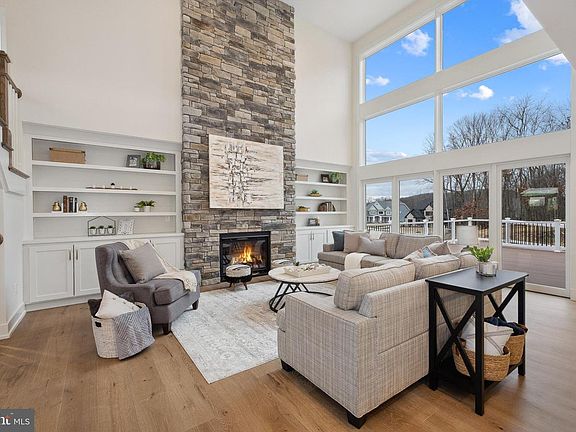 3rd image of 355 Bronson Cir #M1d