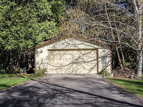 4th image of 630 Sunnidale Rd S