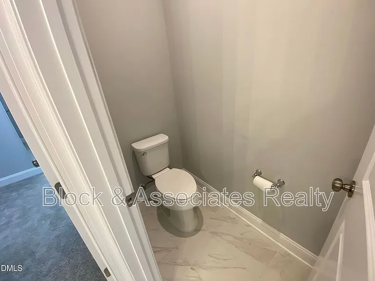 806 Grafton Peak Ln — Photo 13