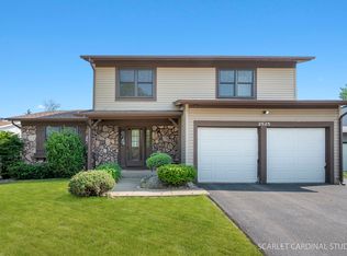 2525 Brook Ln, Aurora, IL 60504