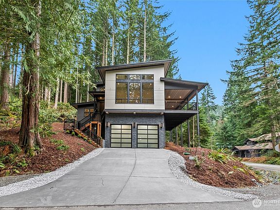 3rd image of 32 Bramble Way