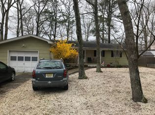 94 Flipper Ave, Manahawkin, NJ 08050