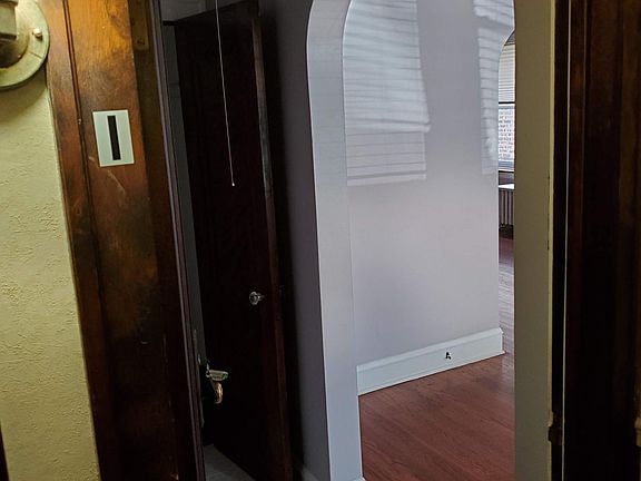 3rd image of 6127 N Fairfield Ave #1