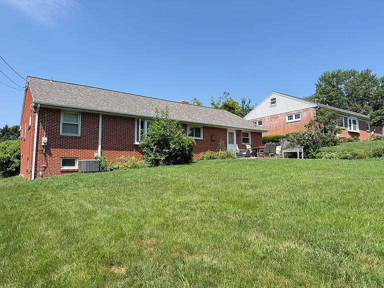45 Highland Dr — Photo 3