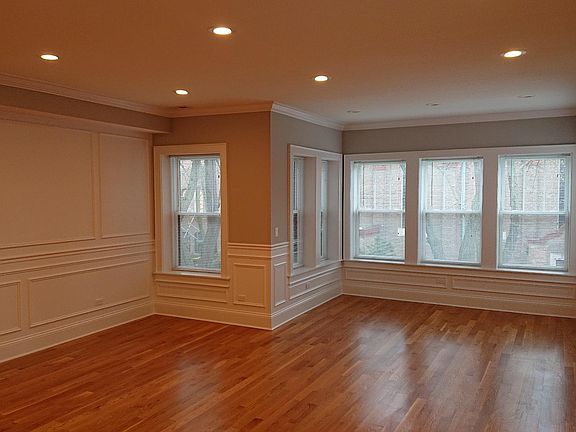 3rd image of 7310 N Claremont Ave #2