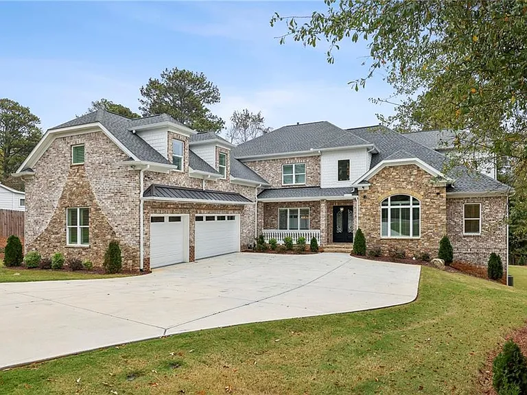 3750 Robinson Rd NE — Photo 56