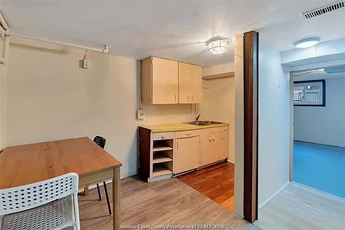 739 Josephine Ave #BASEMENT Photo 1