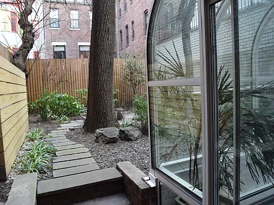 Rented by Sotheby's International Realty | media 60