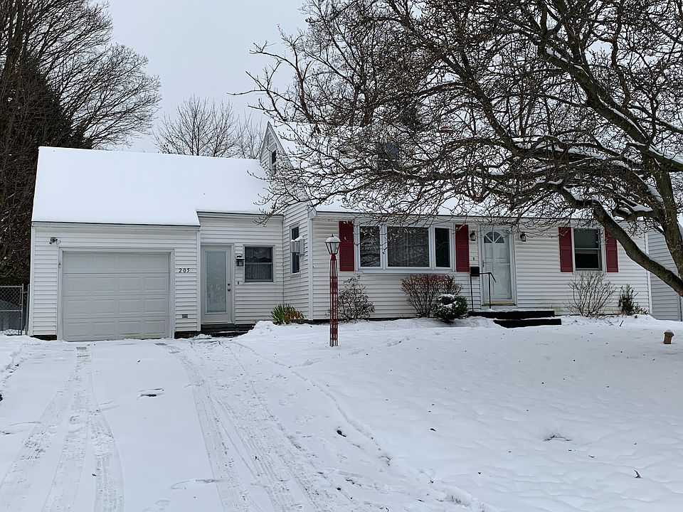 1st image of 205 Mason Dr